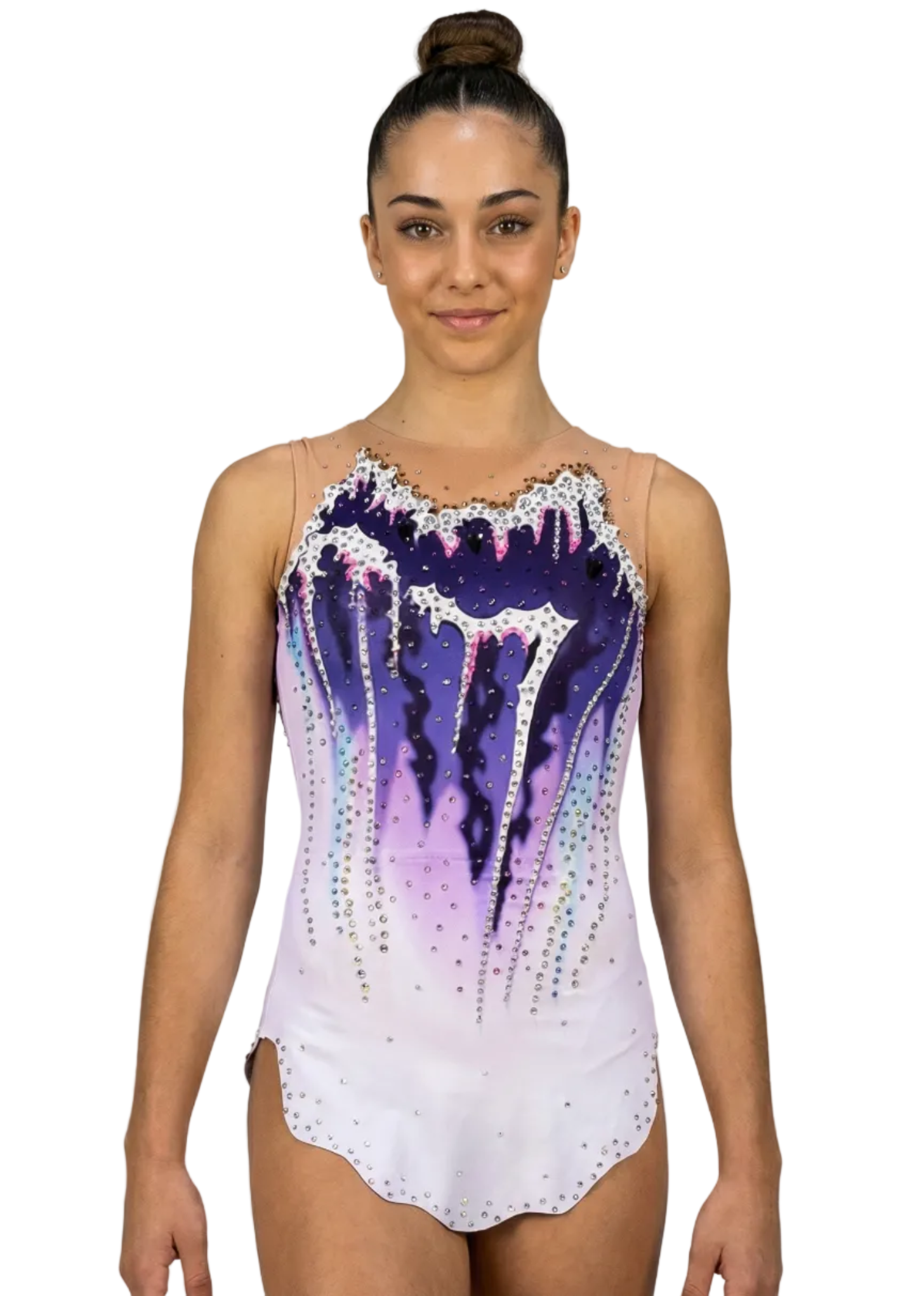 Body da gara per ginnastica ritmica in bianco e viola con sfumature, abbondanti strass e bordi ondulati per uno stile elegante.
Body da gara per ginnastica ritmica color chiaro con viola intensi, dettagli bianchi, strass brillanti e sfumatura sfumata per una finitura delicata.
Body da gara per ginnastica ritmica visto di schiena in bianco e viola con strass, sfumature tenui e bordi ondulati dallo stile raffinato.