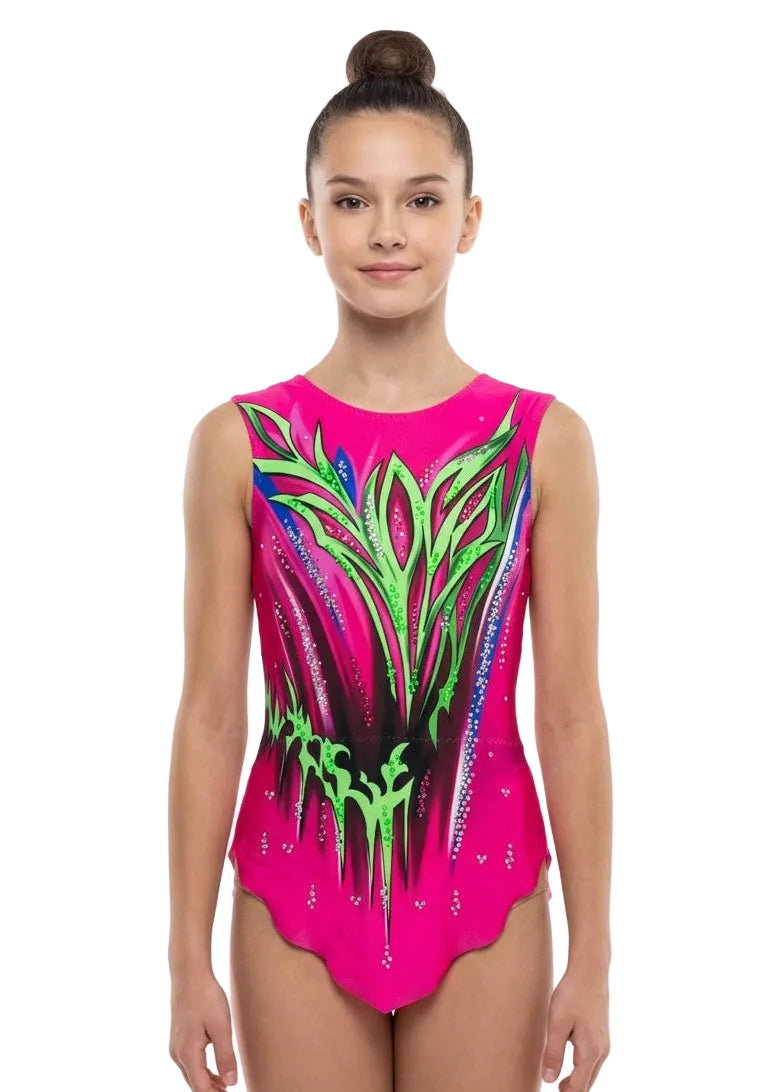 Body da ginnastica ritmica modello Portland fucsia con grafica verde neon, dettagli blu e strass da gara.