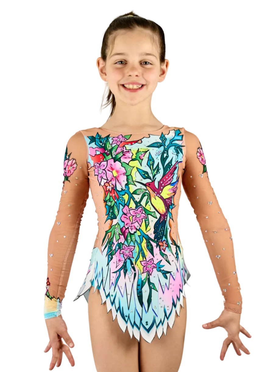 Body da ginnastica ritmica modello Coulant con design di uccelli e fiori.
