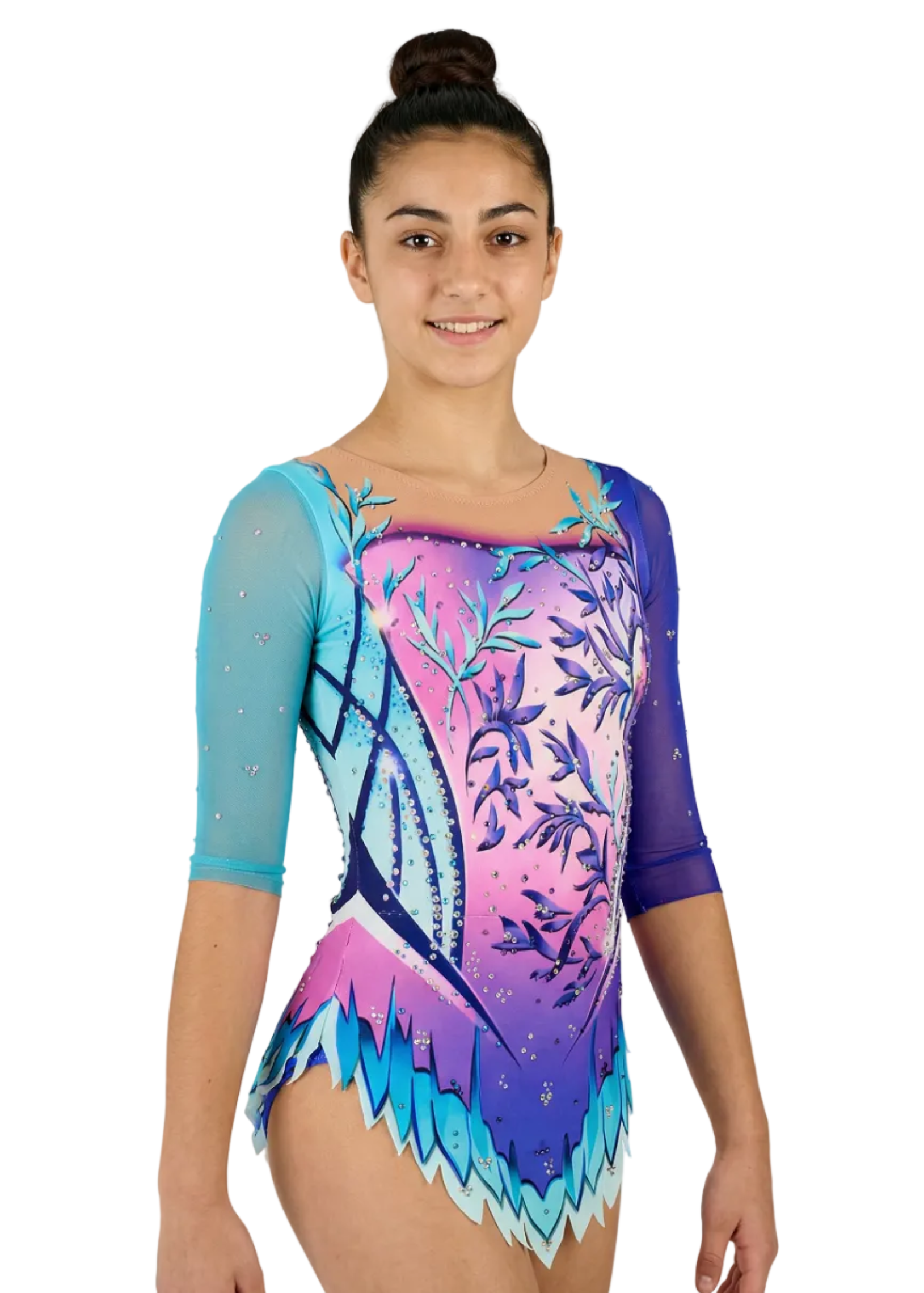 Body da gara per ginnastica ritmica con sfumatura rosa-viola, maniche turchesi, strass e motivi floreali per uno stile delicato e luminoso.
Body per ritmica turchese e viola con sfumature, strass e dettagli floreali per un design elegante e fantasioso.
Retro del body per ritmica nei toni del turchese e viola con trasparenze, strass e design floreale con fiocchi stampati in uno stile magico.