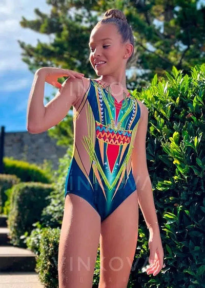 Body da ginnastica ritmica dal design tribale con motivi etnici, piume e stampa leopardata per l'allenamento.