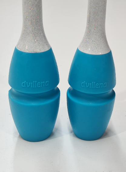 Mazas de competición homologadas FIG 41cm blanco glitter y turquesa