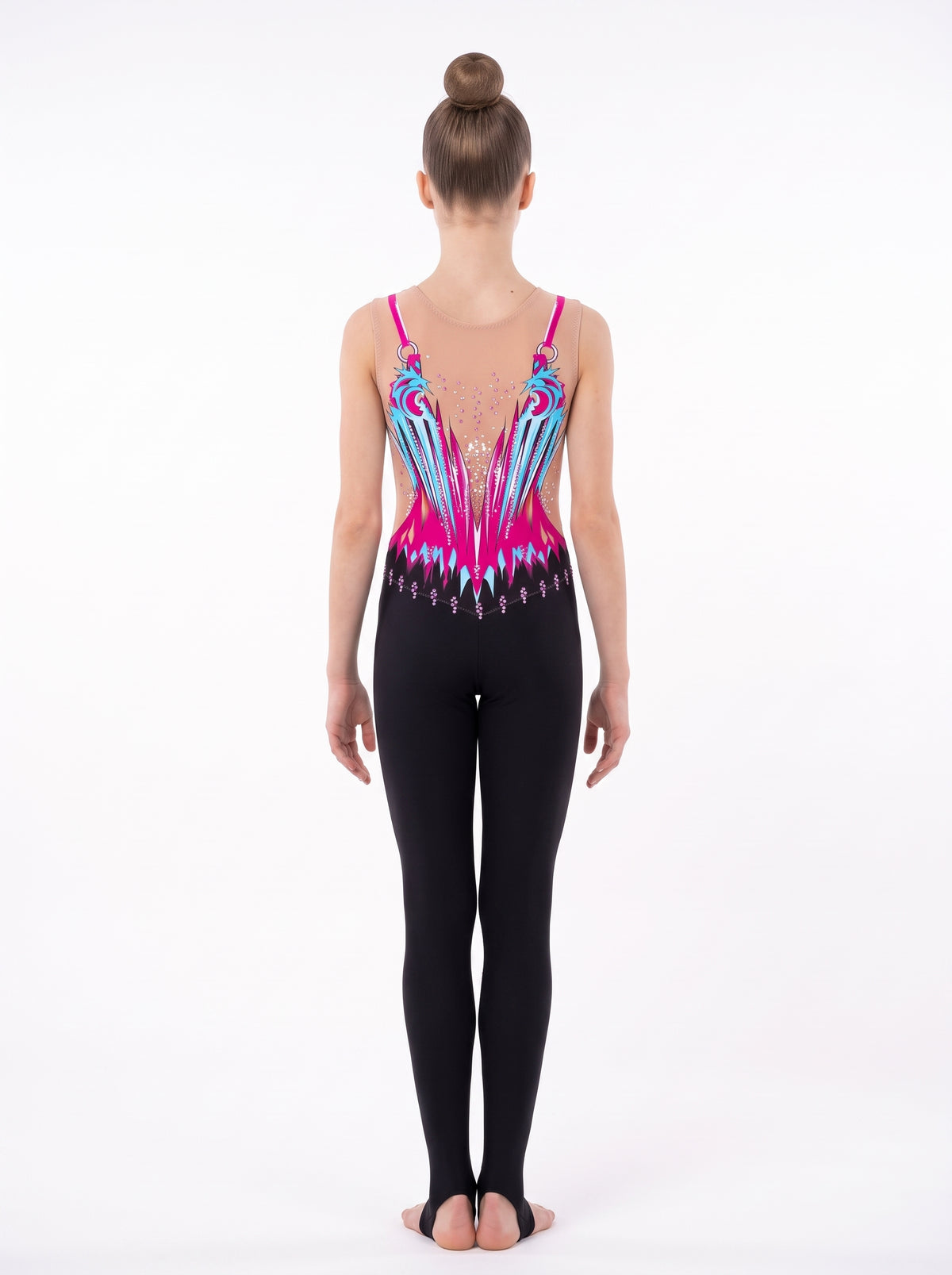 Retro della tuta di ginnastica ritmica Florence: disegno fucsia e azzurro a forma di ali su color carne e gamba lunga con staffa.