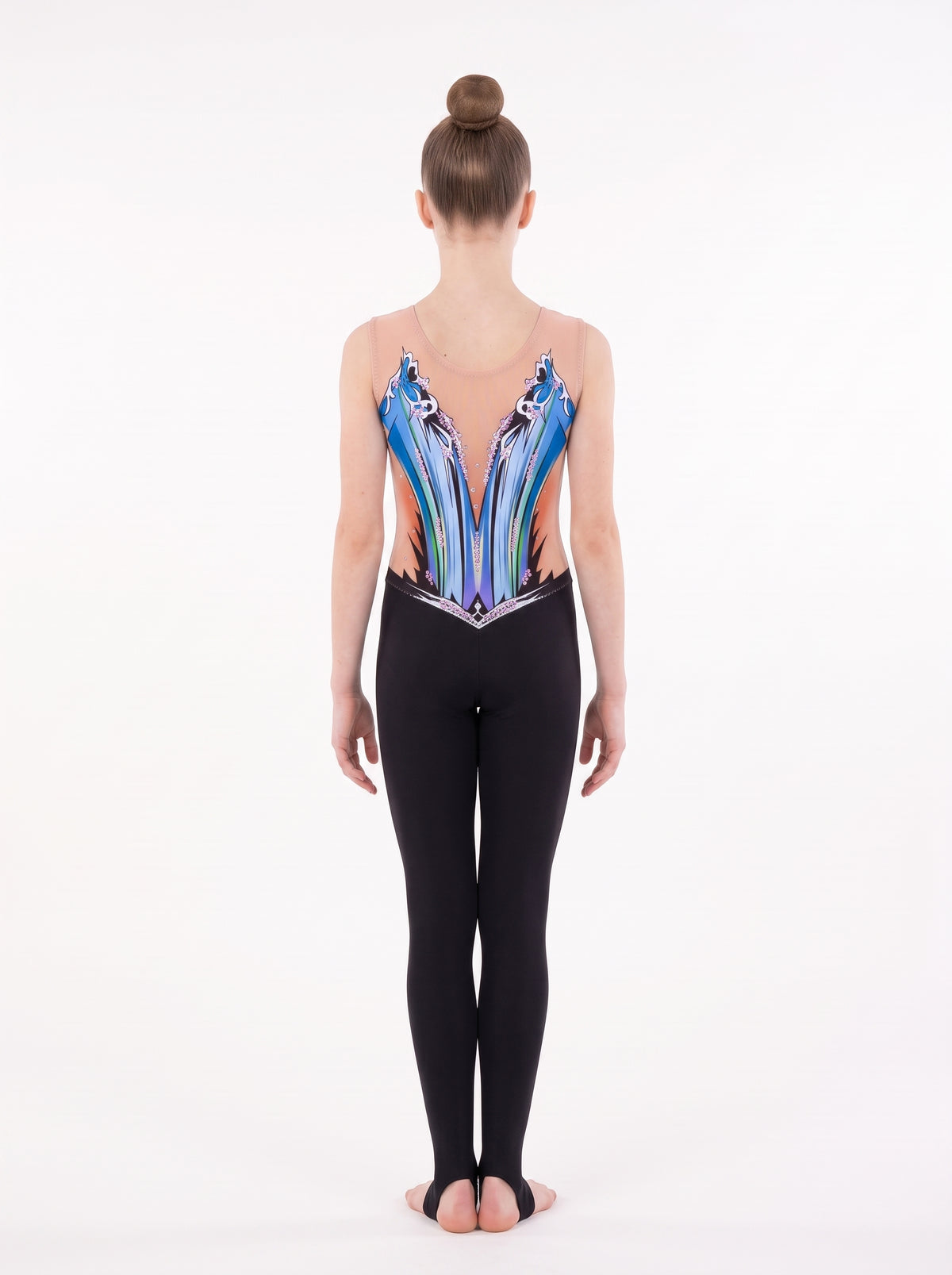 Retro della tuta di ginnastica ritmica Frees: schiena aperta color carne con cascate blu ai lati e gamba lunga con staffa.
