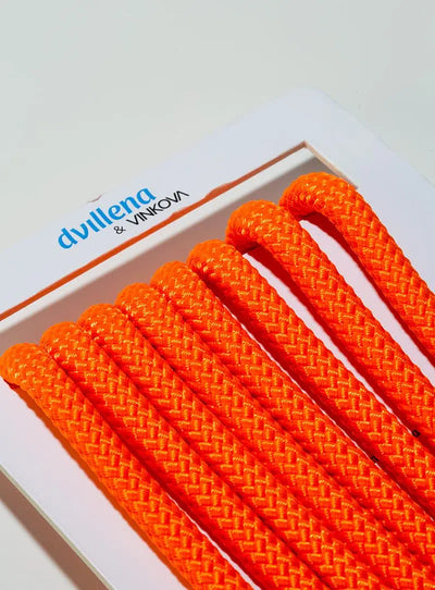 Fune da ginnastica ritmica color arancione fluoro omologata FIG con peso regolamentare per ginnaste élite.