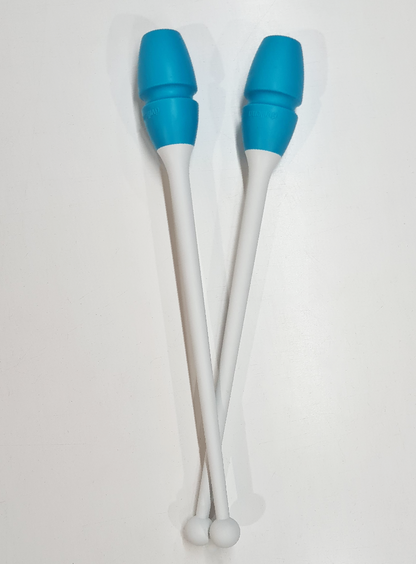 Mazas de gimnasia rítmica engarzables blanco y azul turquesa para competición.